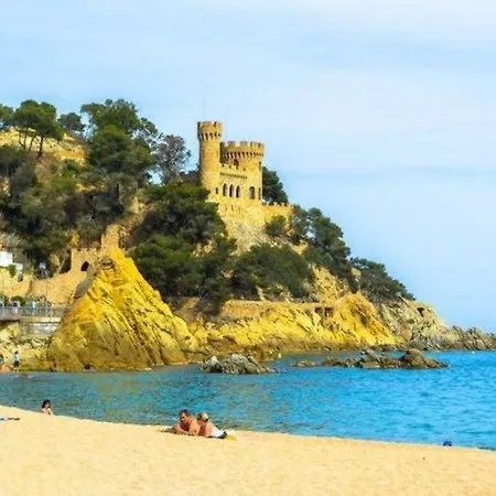 In - 104840 By Mo Villa Lloret de Mar